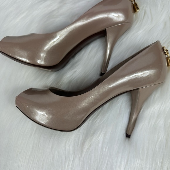 Louis Vuitton Oh Really Nude Patent Open Toe Pump - Picture 7 of 14